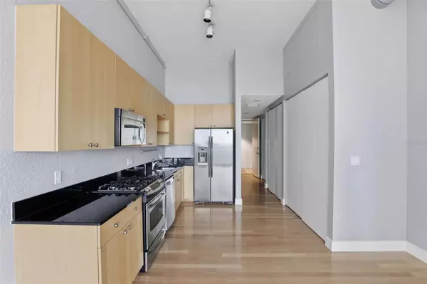 150 E ROBINSON ST #631, Orlando, FL 32801