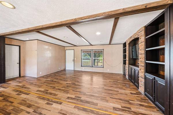247 Chapel Hill Lane, Waxahachie, TX 75165