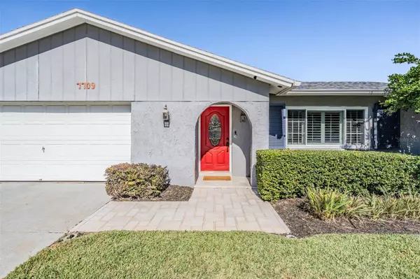 7709 HINSDALE DR, Tampa, FL 33615