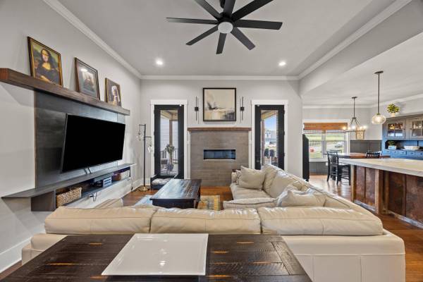 100 Golden Burley Avenue, Nicholasville, KY 40356