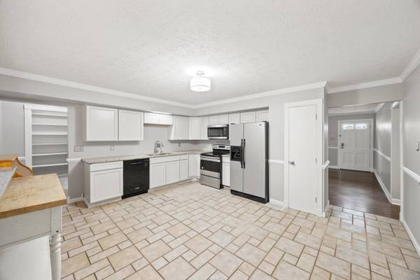 1501 Pine Meadow Road, Lexington, KY 40504