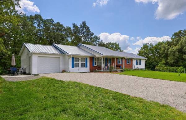 1587 Fairview Road