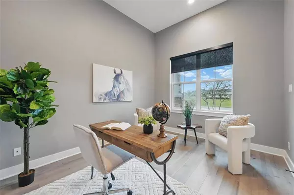 901 Dragon Banner Drive, Lewisville, TX 75056