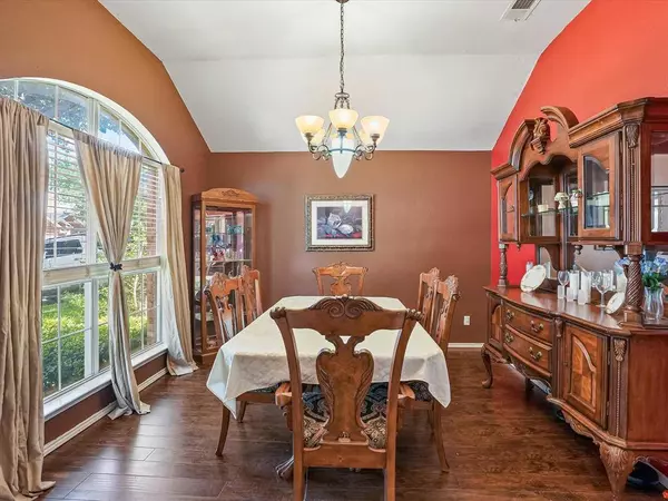 724 Fox Run Trail, Saginaw, TX 76179