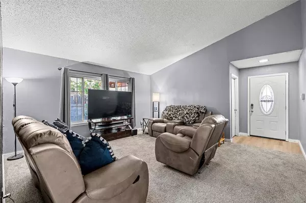 2837 Corrida Court, Grand Prairie, TX 75052