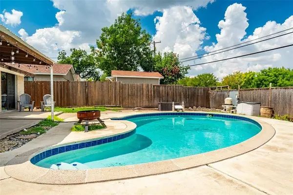 629 Bur Oak Drive, Irving, TX 75060