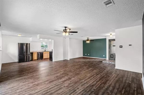 629 Bur Oak Drive, Irving, TX 75060