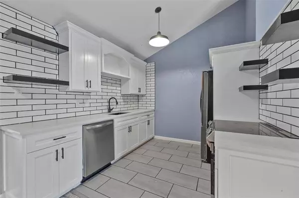 10001 Pack Saddle Trail, Fort Worth, TX 76108