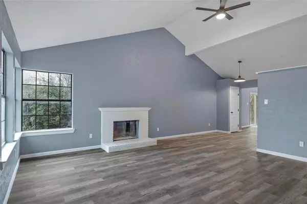 10001 Pack Saddle Trail, Fort Worth, TX 76108