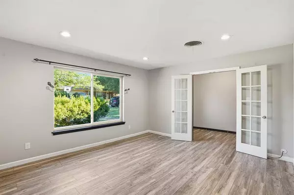 233 Bellvue Drive, Fort Worth, TX 76134