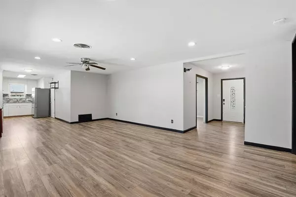 233 Bellvue Drive, Fort Worth, TX 76134