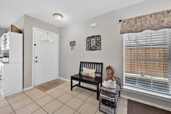 1179 Greywood Drive, Van Alstyne, TX 75495