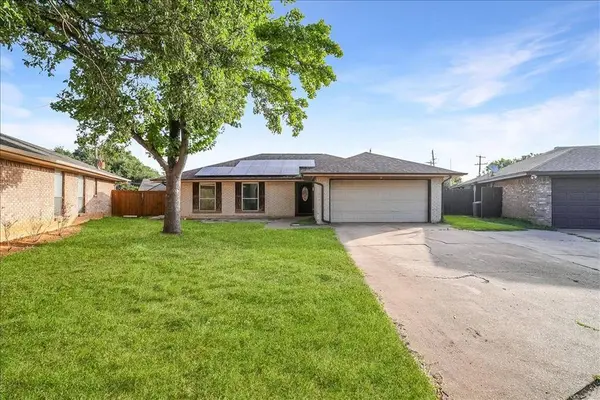 2604 S Meadow Drive, Fort Worth, TX 76133