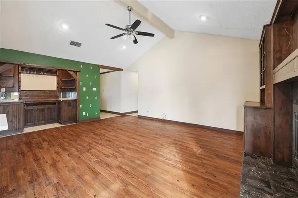 2604 S Meadow Drive, Fort Worth, TX 76133