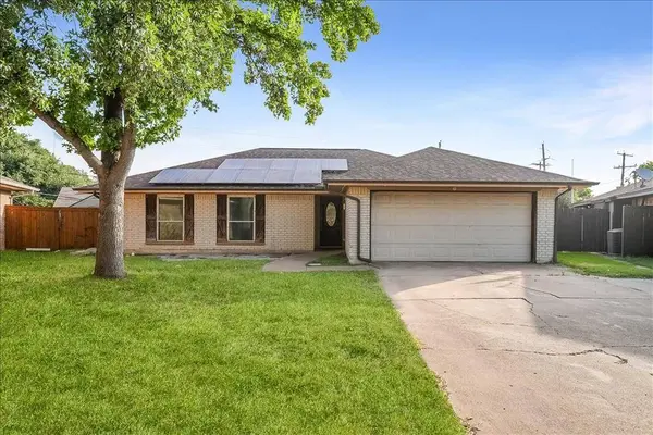 2604 S Meadow Drive, Fort Worth, TX 76133