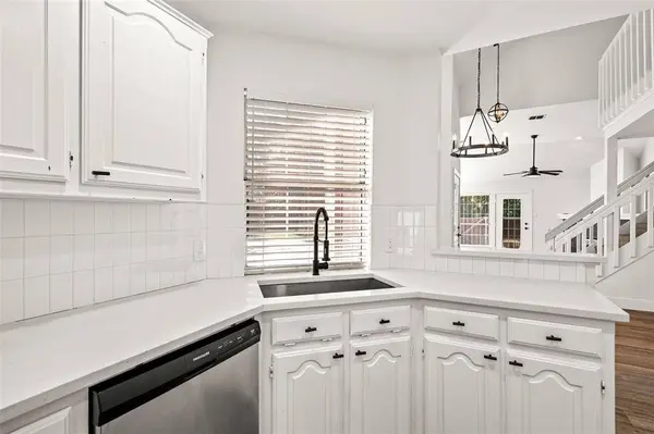 381 Arbor Lane, Euless, TX 76039