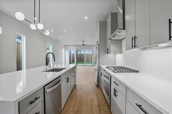 2413 Crossman Avenue, Dallas, TX 75212