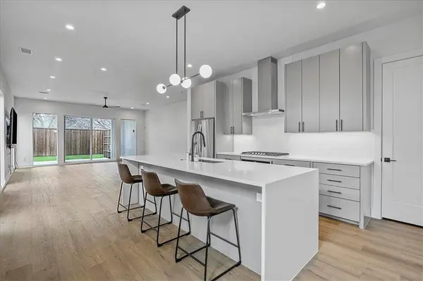 2413 Crossman Avenue, Dallas, TX 75212