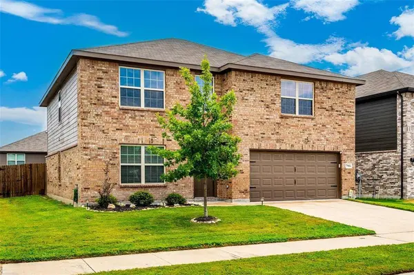 7904 Schooner Drive, Fort Worth, TX 76179