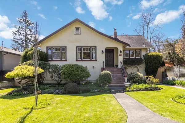 2517 Margate Ave, Oak Bay, BC V8S 3A3