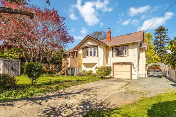 2517 Margate Ave, Oak Bay, BC V8S 3A3