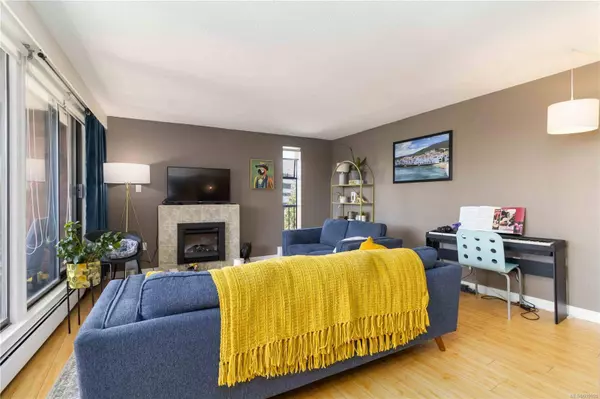 777 Blanshard St #301, Victoria, BC V8W 2G9