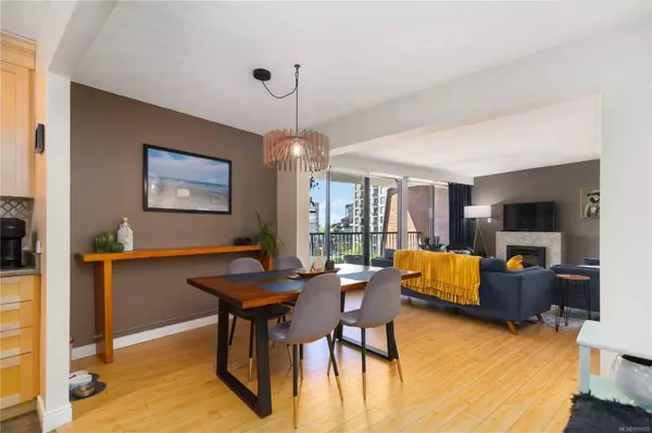 777 Blanshard St #301, Victoria, BC V8W 2G9