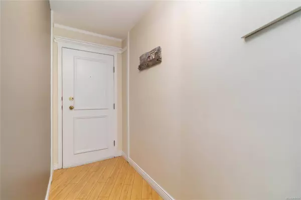 777 Blanshard St #301, Victoria, BC V8W 2G9