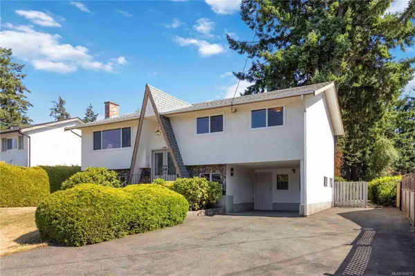 2989 Charlotte Dr, Colwood, BC V9B 4L9