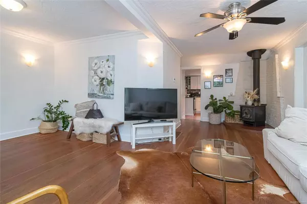 2945 Colquitz Ave, Saanich, BC V9A 2M2