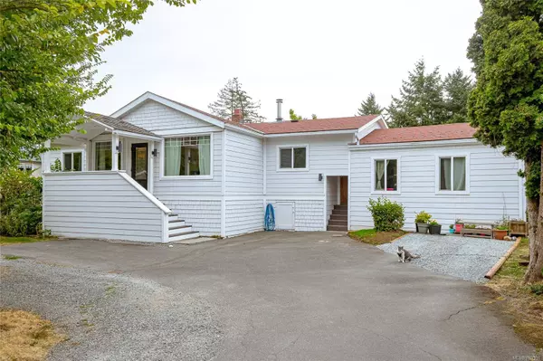 2945 Colquitz Ave, Saanich, BC V9A 2M2