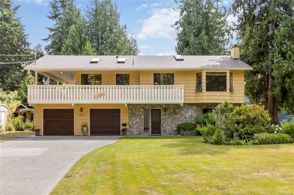 1881 Llewellyn Pl, North Saanich, BC V8L 1G4