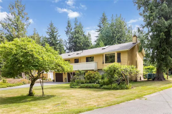 1881 Llewellyn Pl, North Saanich, BC V8L 1G4