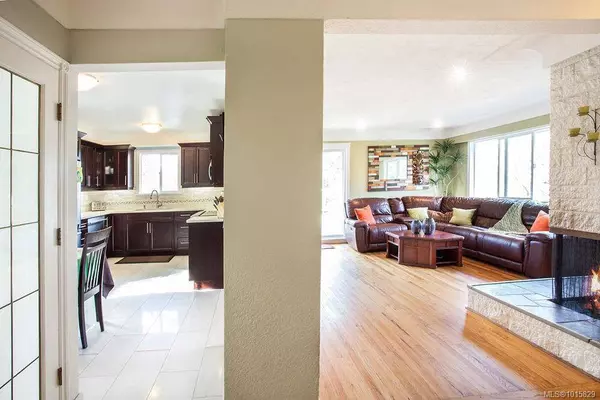 12 Jedburgh Rd, View Royal, BC V9B 1K8