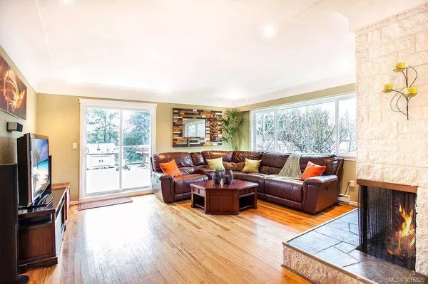 12 Jedburgh Rd, View Royal, BC V9B 1K8