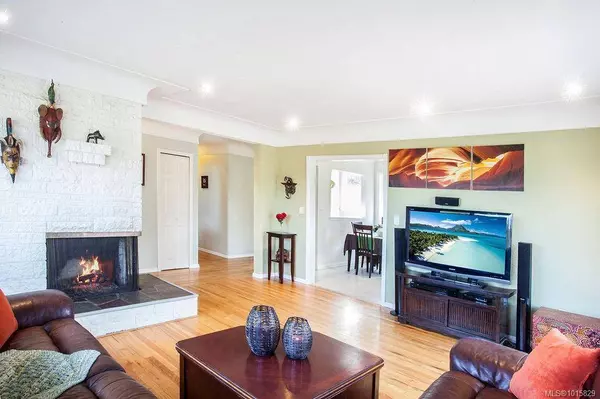 12 Jedburgh Rd, View Royal, BC V9B 1K8