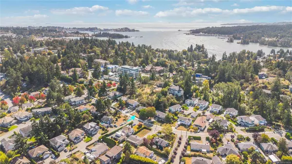 12 Jedburgh Rd, View Royal, BC V9B 1K8