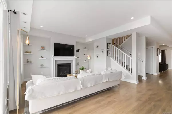 2544 Obsidian Pl, Langford, BC V9B 5L4