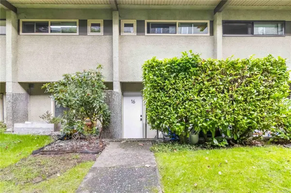 477 Lampson St #16, Esquimalt, BC V9A 5Z4