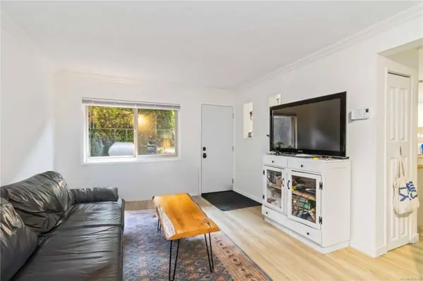 477 Lampson St #16, Esquimalt, BC V9A 5Z4