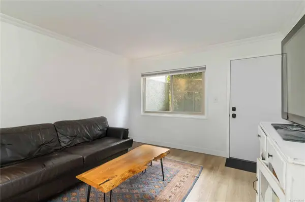 477 Lampson St #16, Esquimalt, BC V9A 5Z4