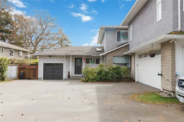 863 Parklands Dr, Esquimalt, BC V9A 4L6