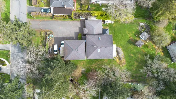 863 Parklands Dr, Esquimalt, BC V9A 4L6