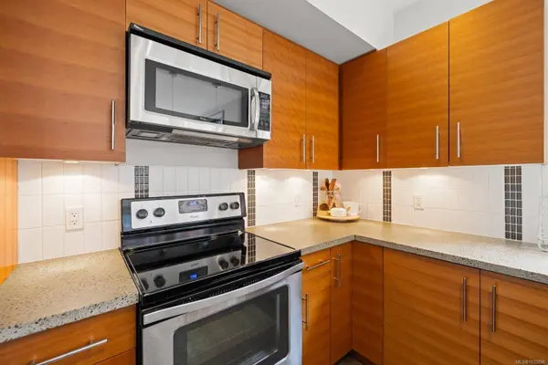 150 Nursery Hill Dr #207, View Royal, BC V9B 0P2