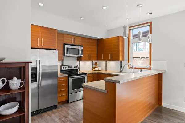 150 Nursery Hill Dr #207, View Royal, BC V9B 0P2