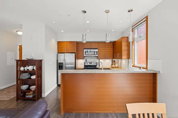 150 Nursery Hill Dr #207, View Royal, BC V9B 0P2