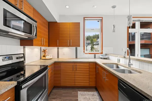 150 Nursery Hill Dr #207, View Royal, BC V9B 0P2