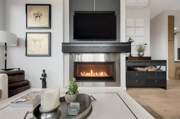 2285 Bowker Ave ##PH5, Oak Bay, BC V8R 2E2