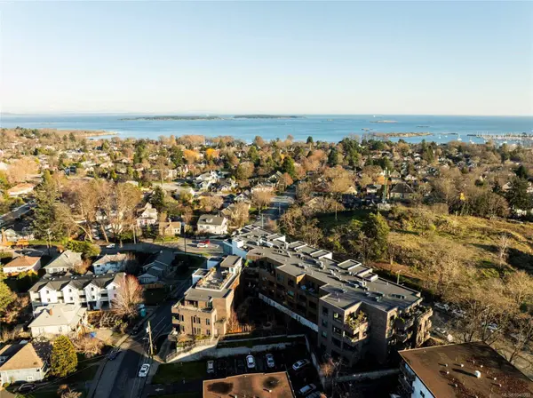 2285 Bowker Ave ##PH5, Oak Bay, BC V8R 2E2