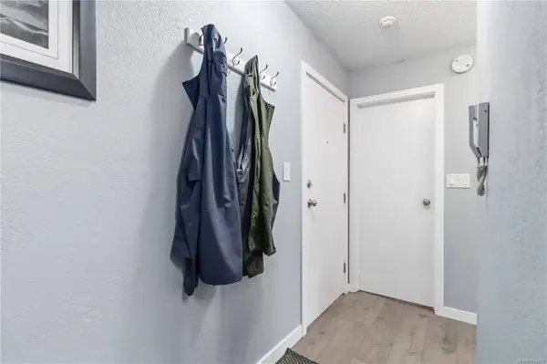 3800 Quadra St ##203, Saanich, BC V8R 5G4